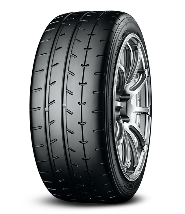 215/40 R17 87W Advan A052 XL
